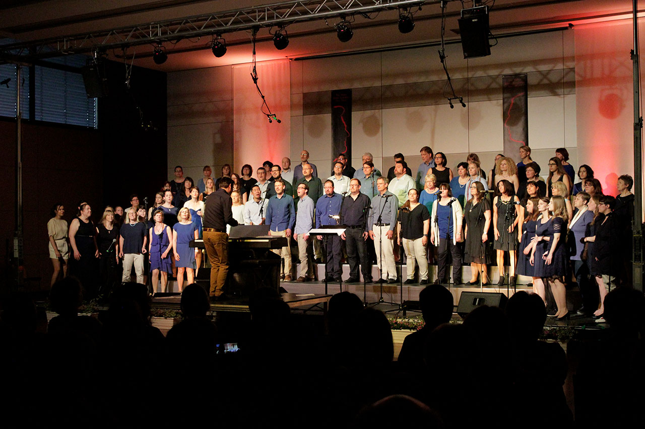 SurpriSing trifft die baltic jazz singers